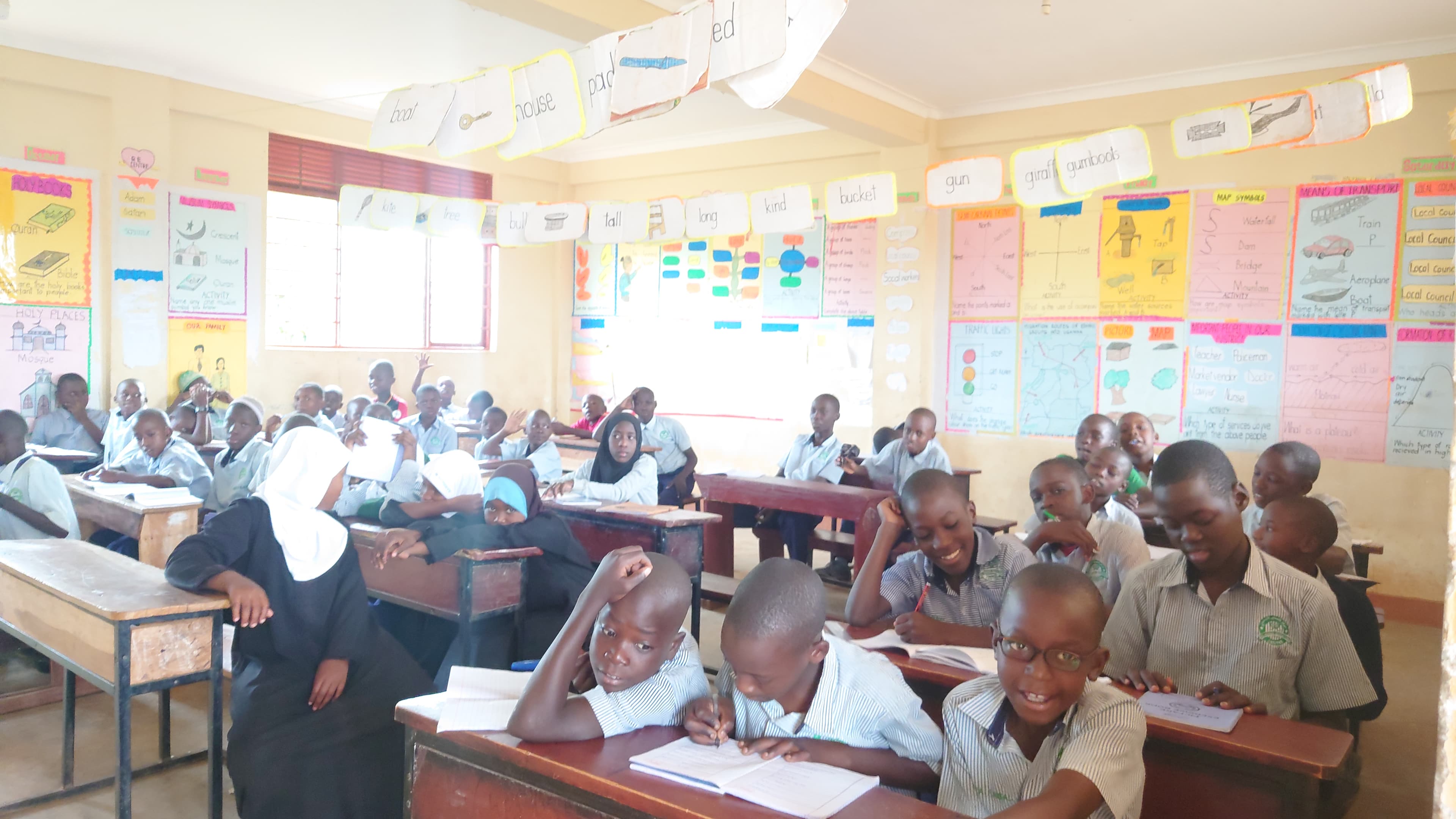 Classroom activities at Al Hanan - session 5