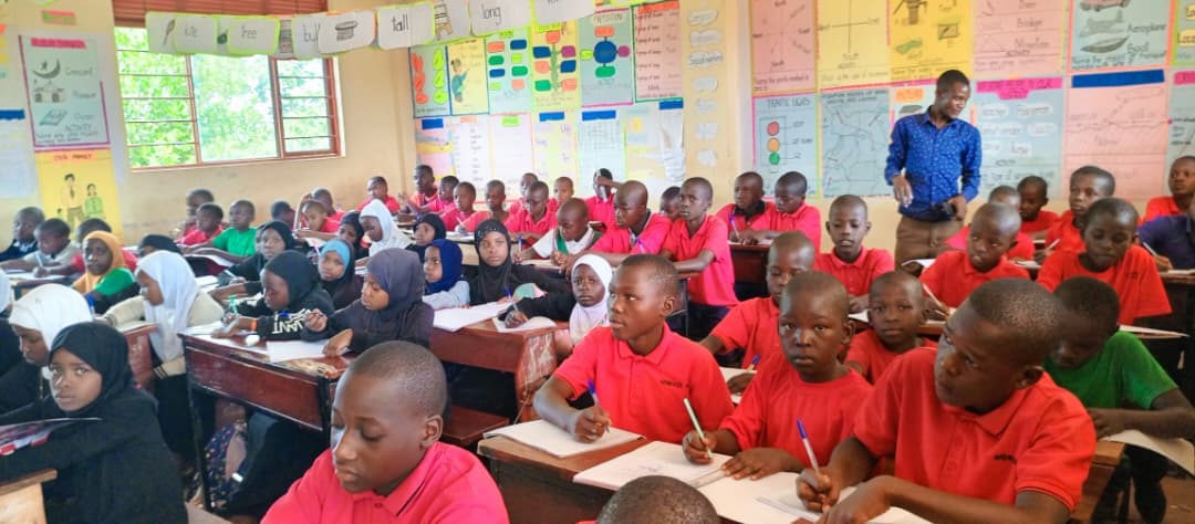 classtime.primaryFour.title classroom at Al Hanan Education Centre
