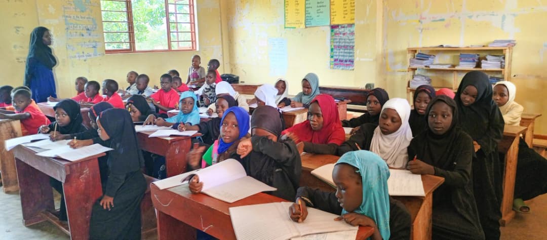 classtime.primaryOne.title classroom at Al Hanan Education Centre