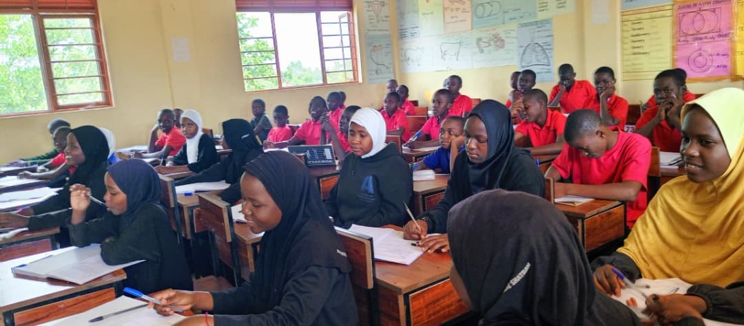 classtime.primarySix.title classroom at Al Hanan Education Centre