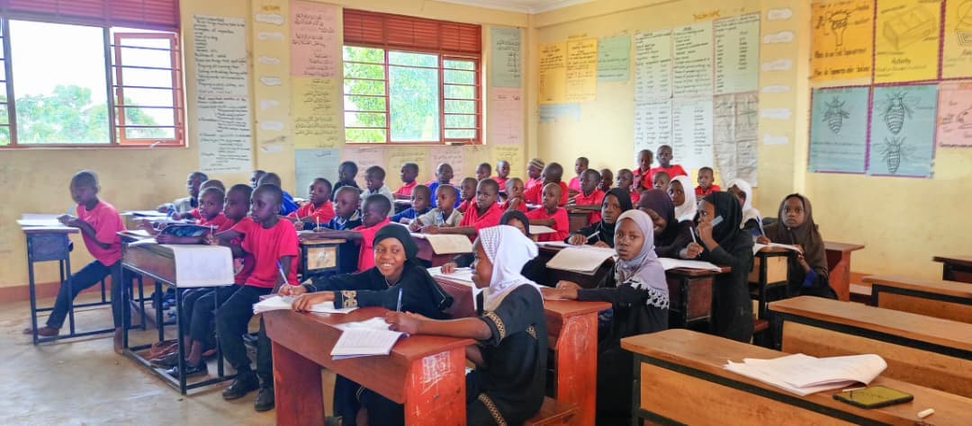 classtime.primaryThree.title classroom at Al Hanan Education Centre